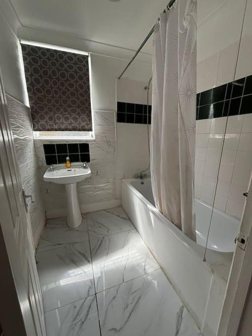 East London 2 Bedroom Flat Esterno foto