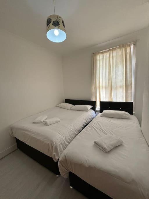 East London 2 Bedroom Flat Esterno foto