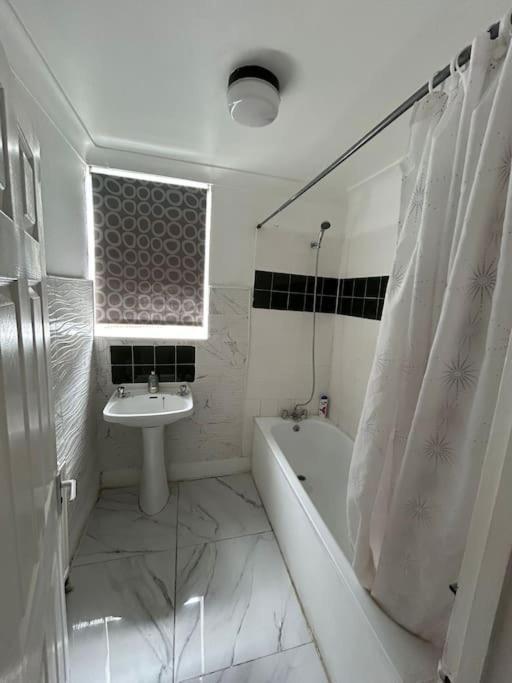 East London 2 Bedroom Flat Esterno foto