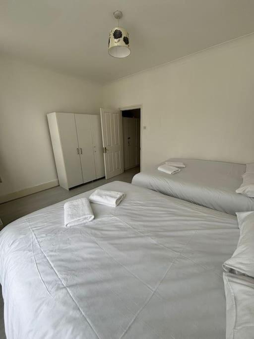East London 2 Bedroom Flat Esterno foto